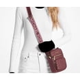 thumbnail image 3 of Bandolera Michael Kors Jet Set de piel con bolsillo mediano, 3 of 3