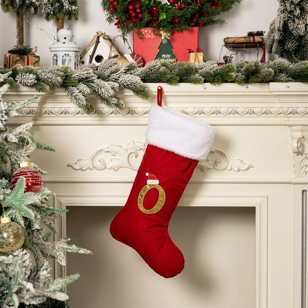 Calcetines navideños de 26 letras, calcetines de terciopelo rojo de alta gama, plegables y portátiles, ideales para decorar el dormitorio.
