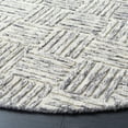 thumbnail image 3 of SAFAVIEH Micro-Loop Edythe Geometric Area Rug, Grey, 5' x 5' Round, 3 of 7