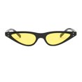 thumbnail image 2 of Gafas de sol Sunnimix Retro Triangle para mujer Marco negro y lente amarilla, 2 of 8