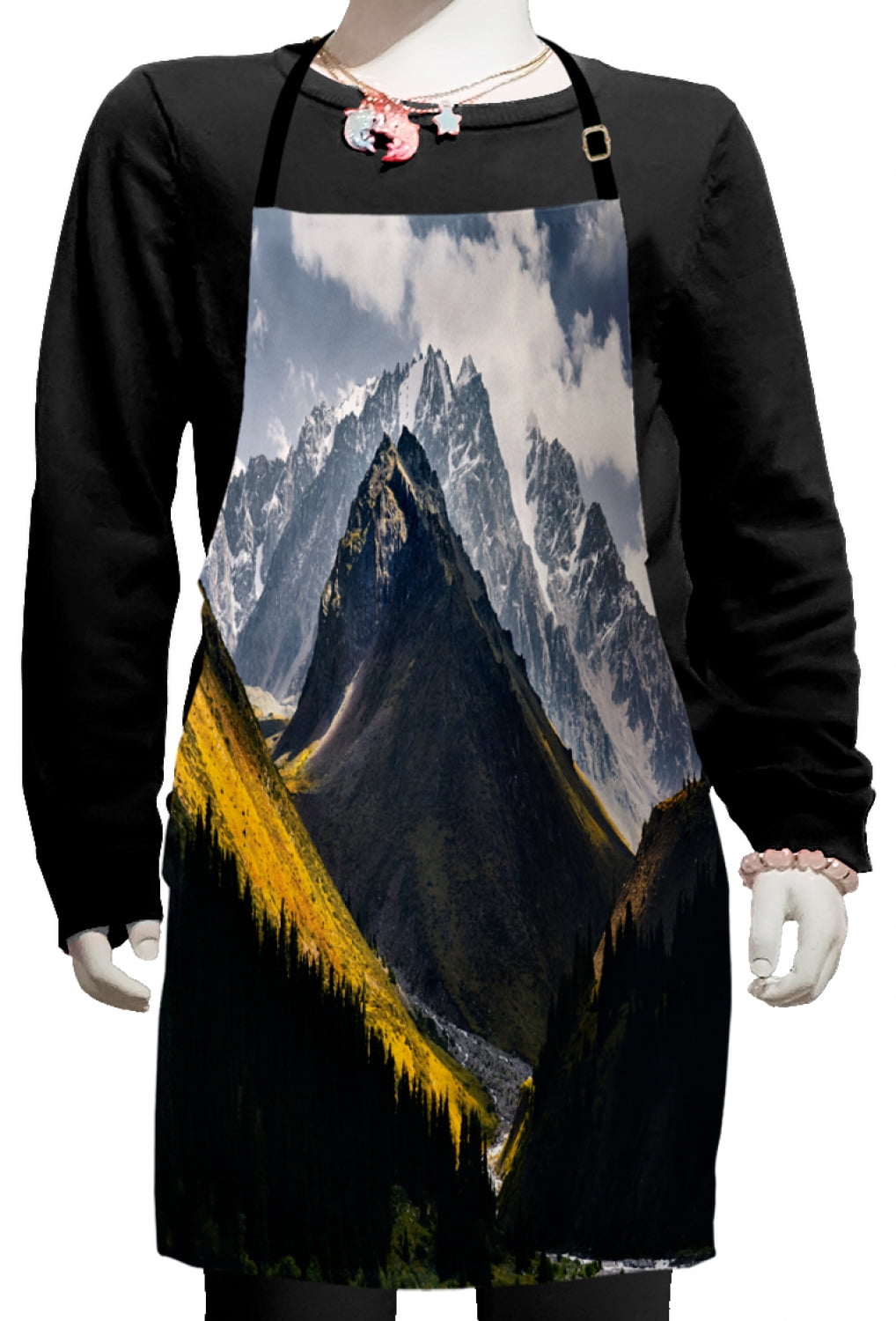 Between the Mountains Sierra Deep lake Apron