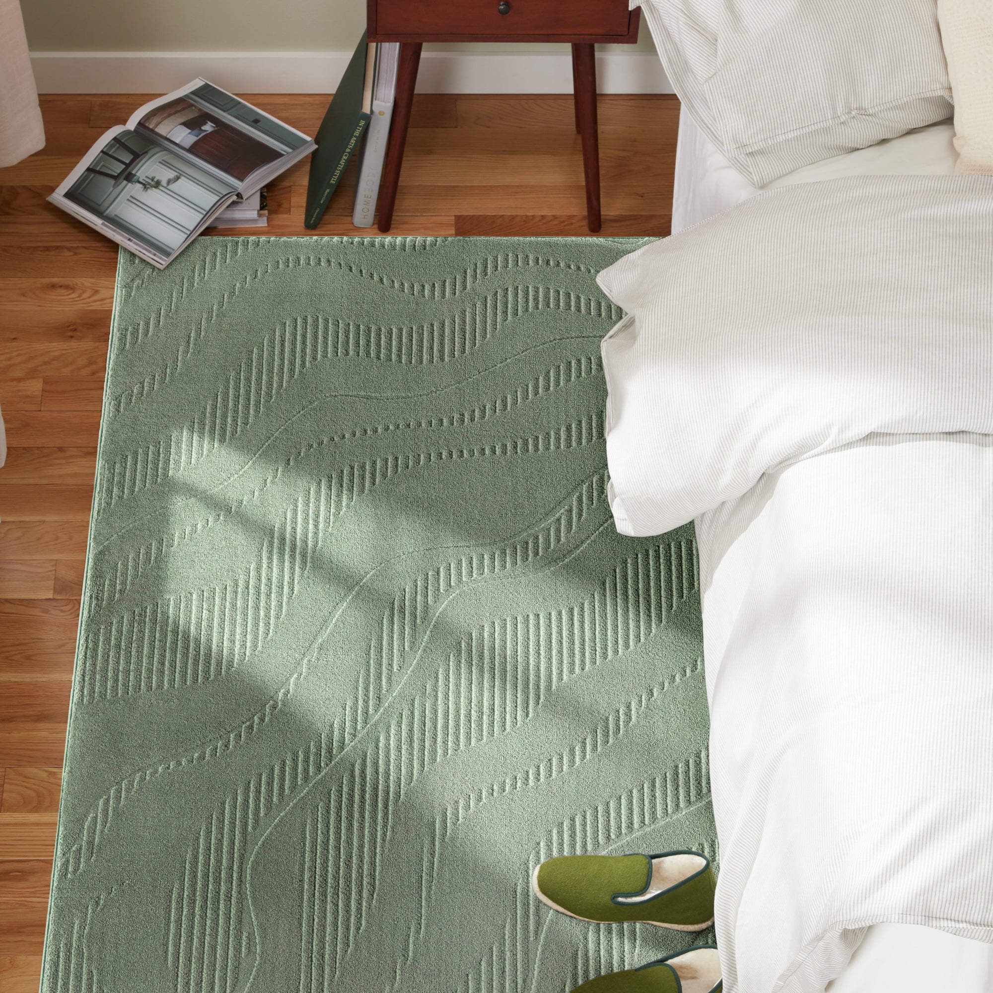 TOWN & COUNTRY EVERYDAY Lane Painterly Wave Soft Felt Everwash®, Machine Washable Area Rug with Non-Slip Backing, Modern Rug, Sage Green, 4'11"x6'10"