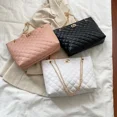 thumbnail image 2 of Bolsos de mano para mujer, de piel sintética, con entramado de diamantes, bolso de mano con personalidad, de gran capacidad, bolso de hombro para debajo del brazo, bolso de diseñador, 2 of 5