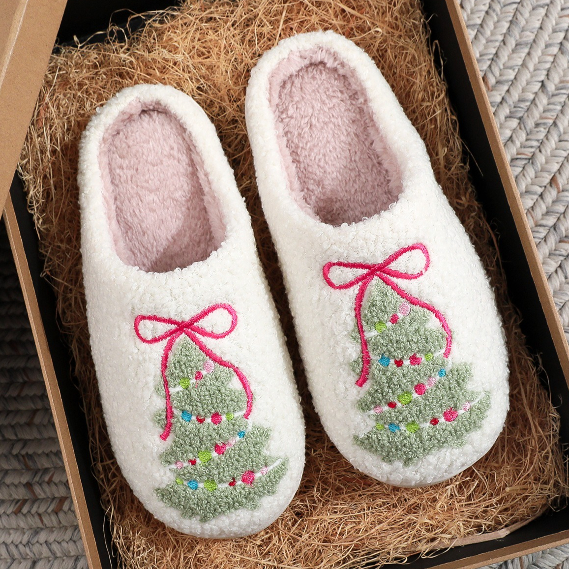 Beranmey Cute Christmas Plush House Slippers photo 2