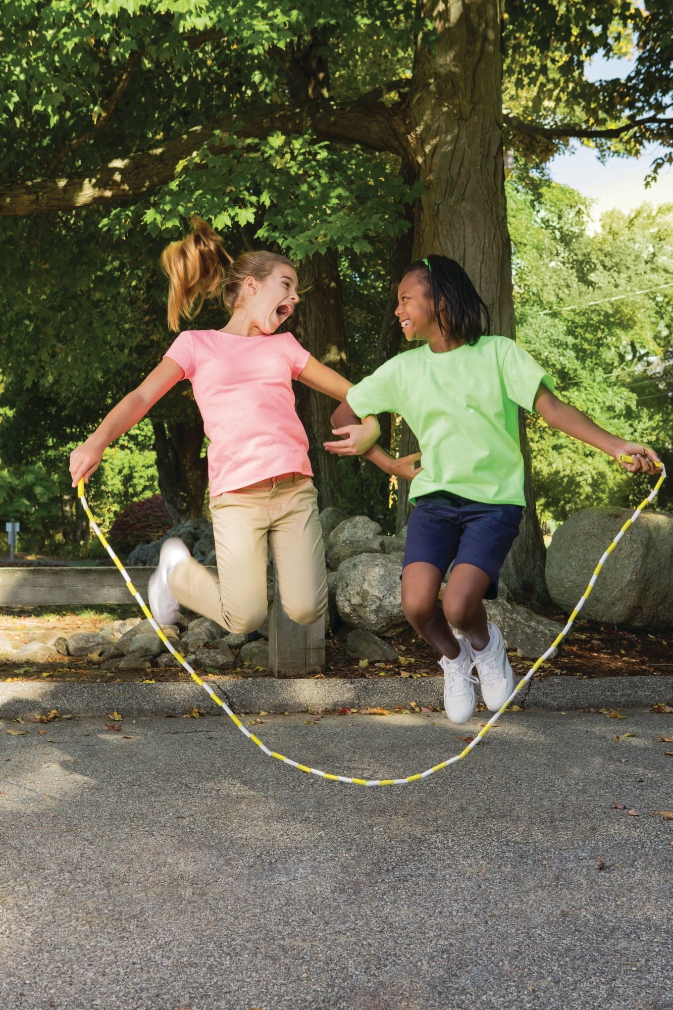 S&S Worldwide Make Your Own Jump Rope Pack.  Makes up to Six 9' Long Jump Ropes with 5 Different Colored Beads.  Fun for Camps, After School Programs and a Great Birthday Activity and Take Home Gift.