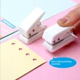 thumbnail image 4 of Mini perforadora de Un solo anillo, perforadora de papel portátil, redonda, Kawaii, suministros de encuadernación escolar, papelería, 4 of 5