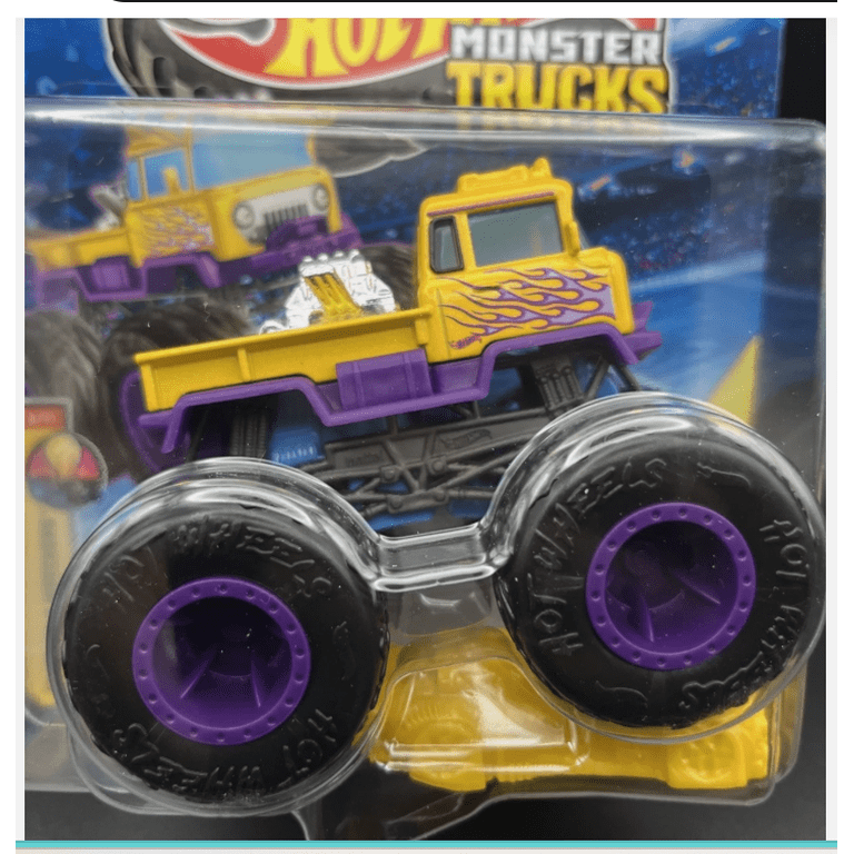 Hot Wheels Monster Trucks 1:64 Scale 8-Pack with Crushable Cars photo 3