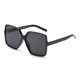 thumbnail image 1 of Gafas de sol polarizadas de moda para hombre y mujer: protección UV HD, ligeras y cómodas, estilo unisex para viajes, conducción y actividades al aire libre., 1 of 5