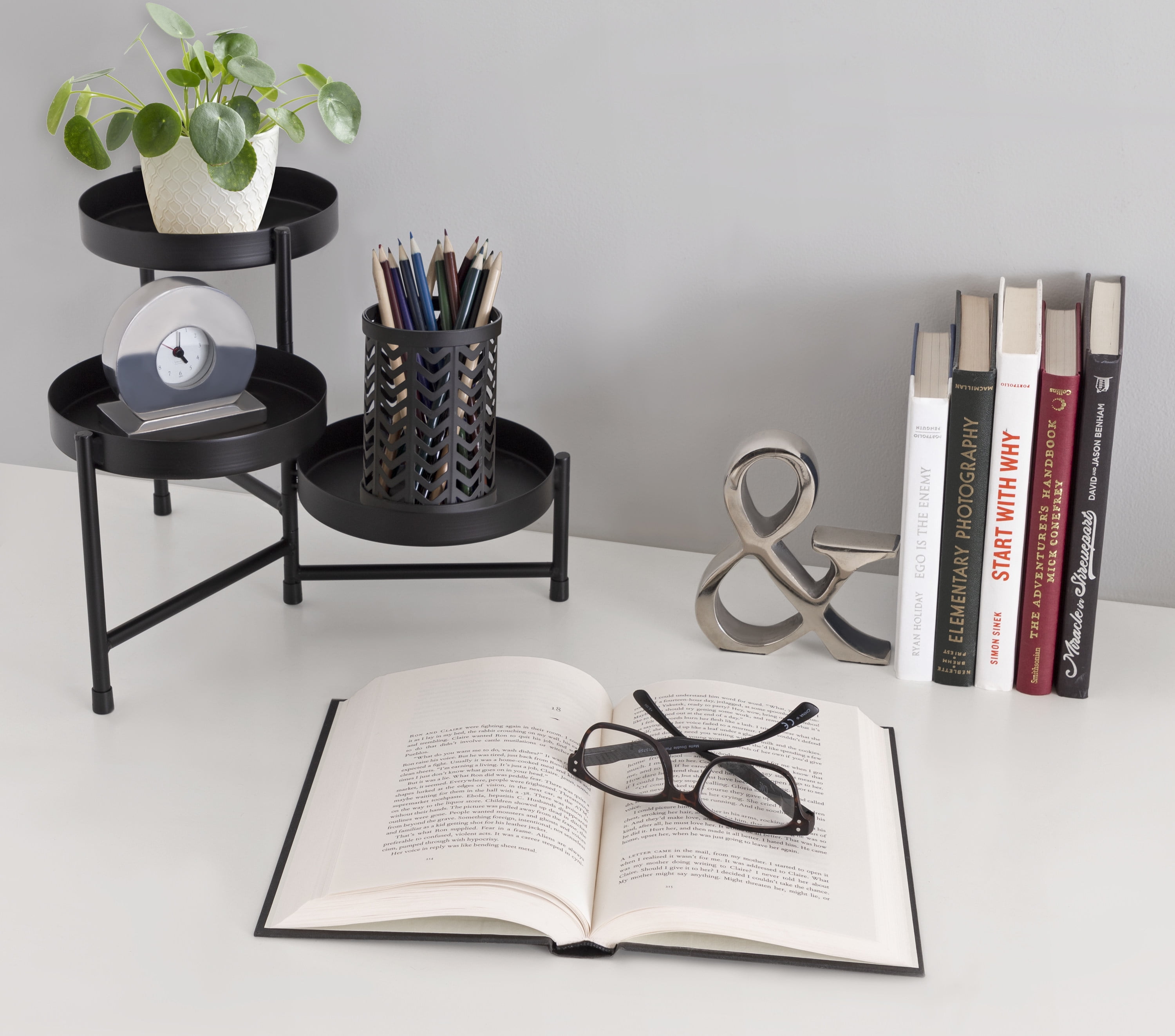 Kate and Laurel Finn Modern Tri-Level Metal Plant Stand, 7.25 x