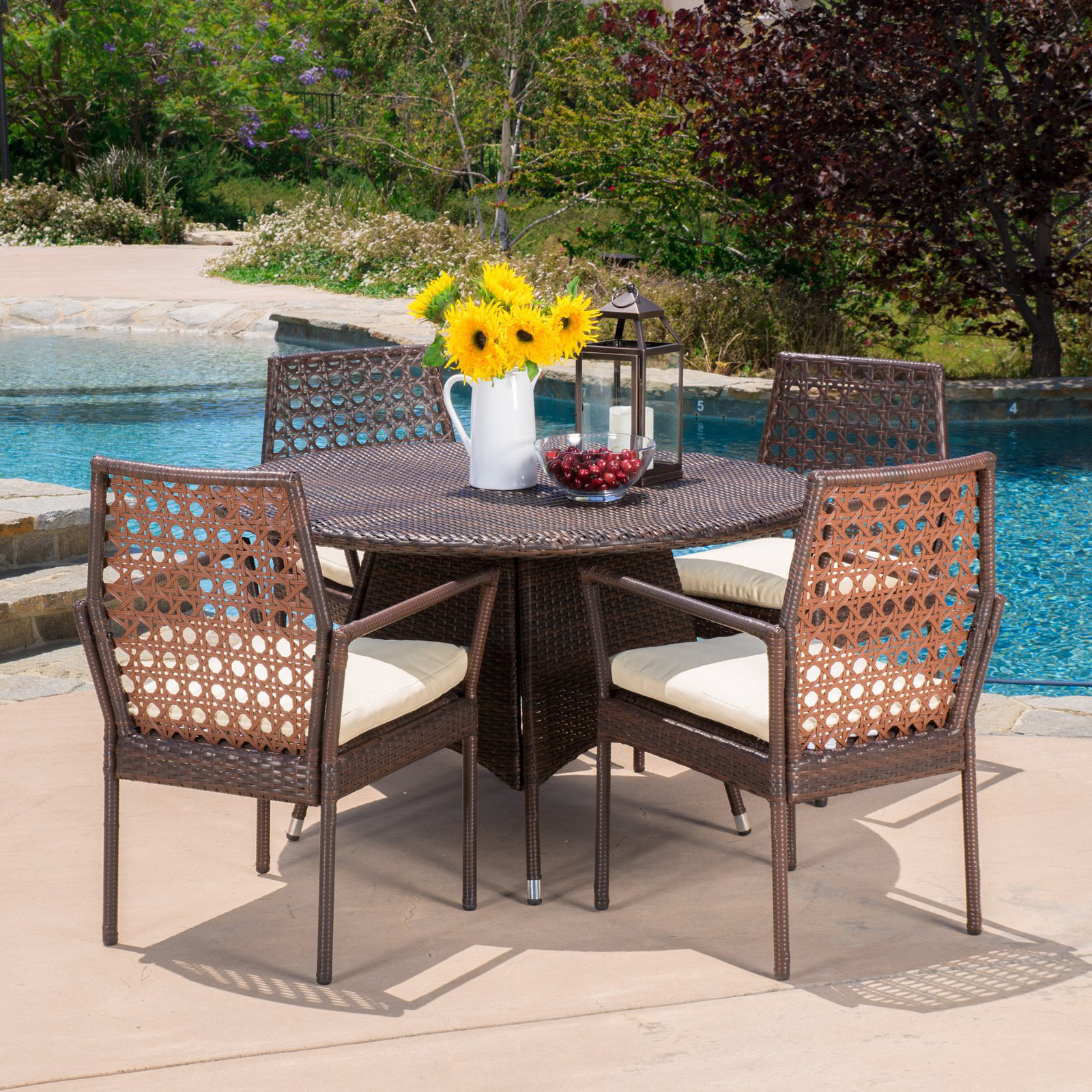 Claire Wicker 5 Piece Round Patio Dining Set With Cushion