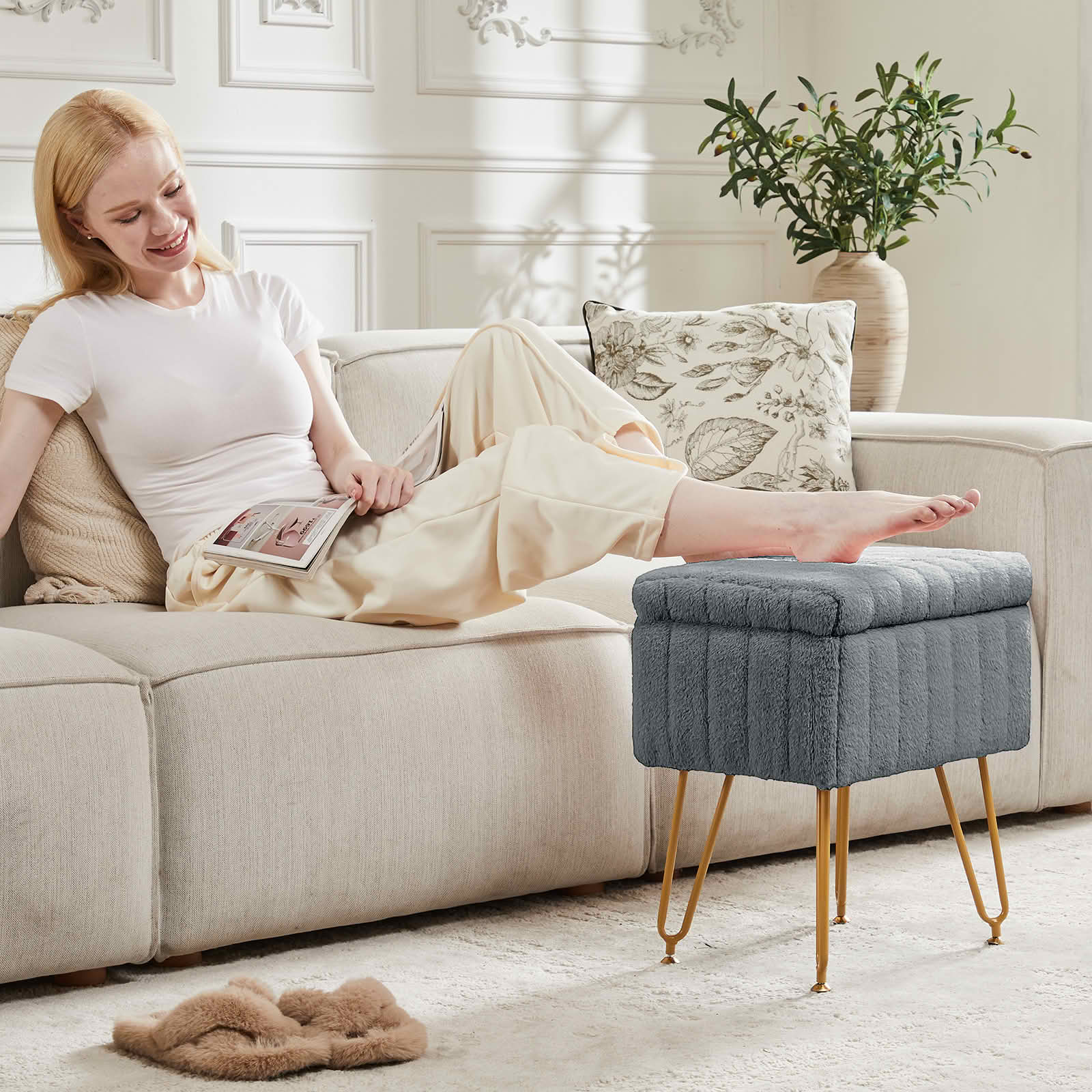 MAYEERTY Vanity Stool with Storage Faux Fur Soft Padded 4 Metal Legs