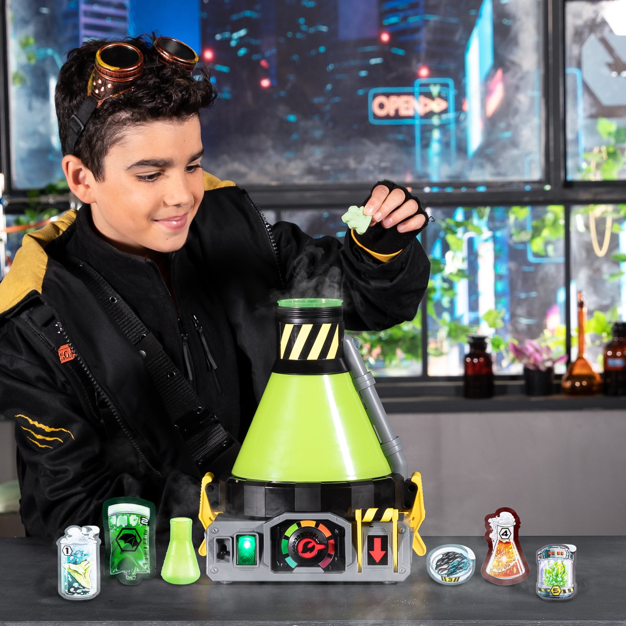 Beast Lab Shark Beast Creator Real Bio Mist and 80+ Lights, Sounds and Reactions, Ages 5+