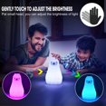 thumbnail image 4 of Luz nocturna suave para niños, lámpara de noche de silicona, lámpara de lactancia para bebés con cambio de 7 colores, control remoto oso de fresa  Electrónica, 4 of 4