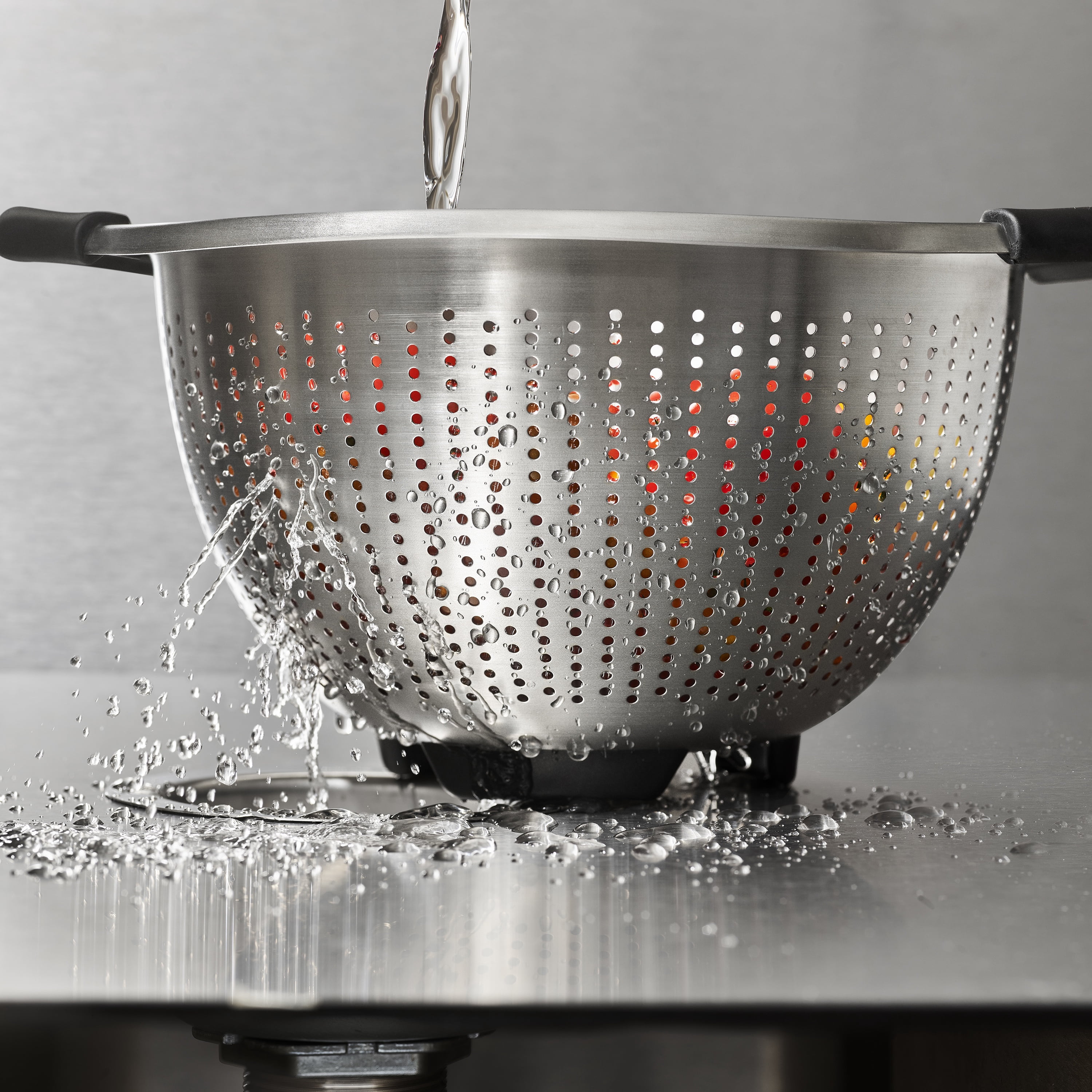 OXO SoftWorks 3-Quart Stainless Steel Colander with Non-Slip Handles and Elevated Base