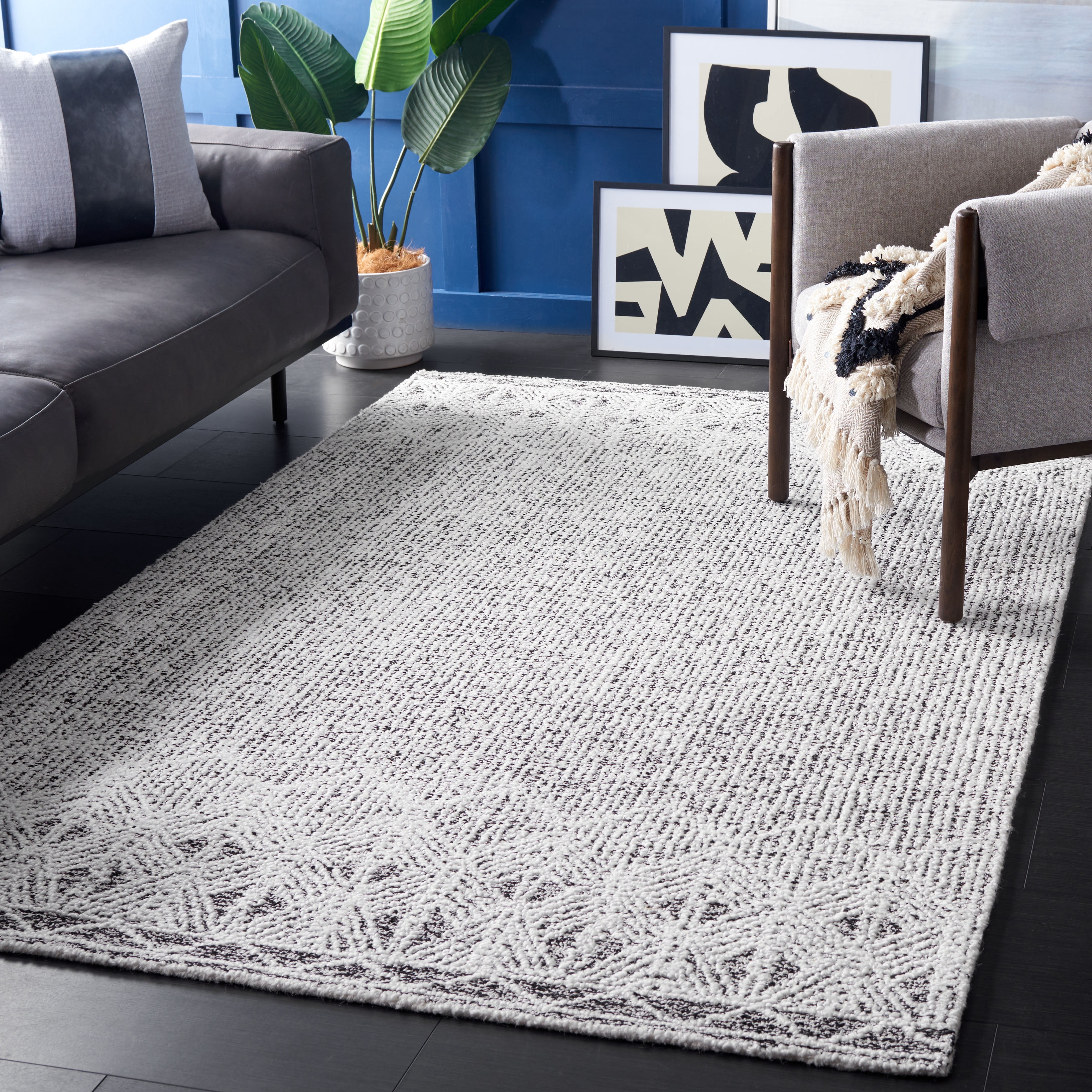 SAFAVIEH Ebony Aditya Traditional Area Rug, Ivory/Black, 3' x 5'