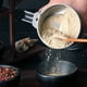 thumbnail image 4 of Pisexur Batería de cocina Máquina de molienda doméstica, pulverizador pequeño para granos y cereales, molienda fina en seco, polvo para hierbas, rompedor de muros. para la cocina del hogar, 4 of 7