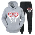 thumbnail image 4 of Conjunto de dos piezas con estampado de perro divertido y gafas de corazón para hombre, sudadera de manga larga a la moda de otoño y pantalones deportivos con cordón, 4 of 4