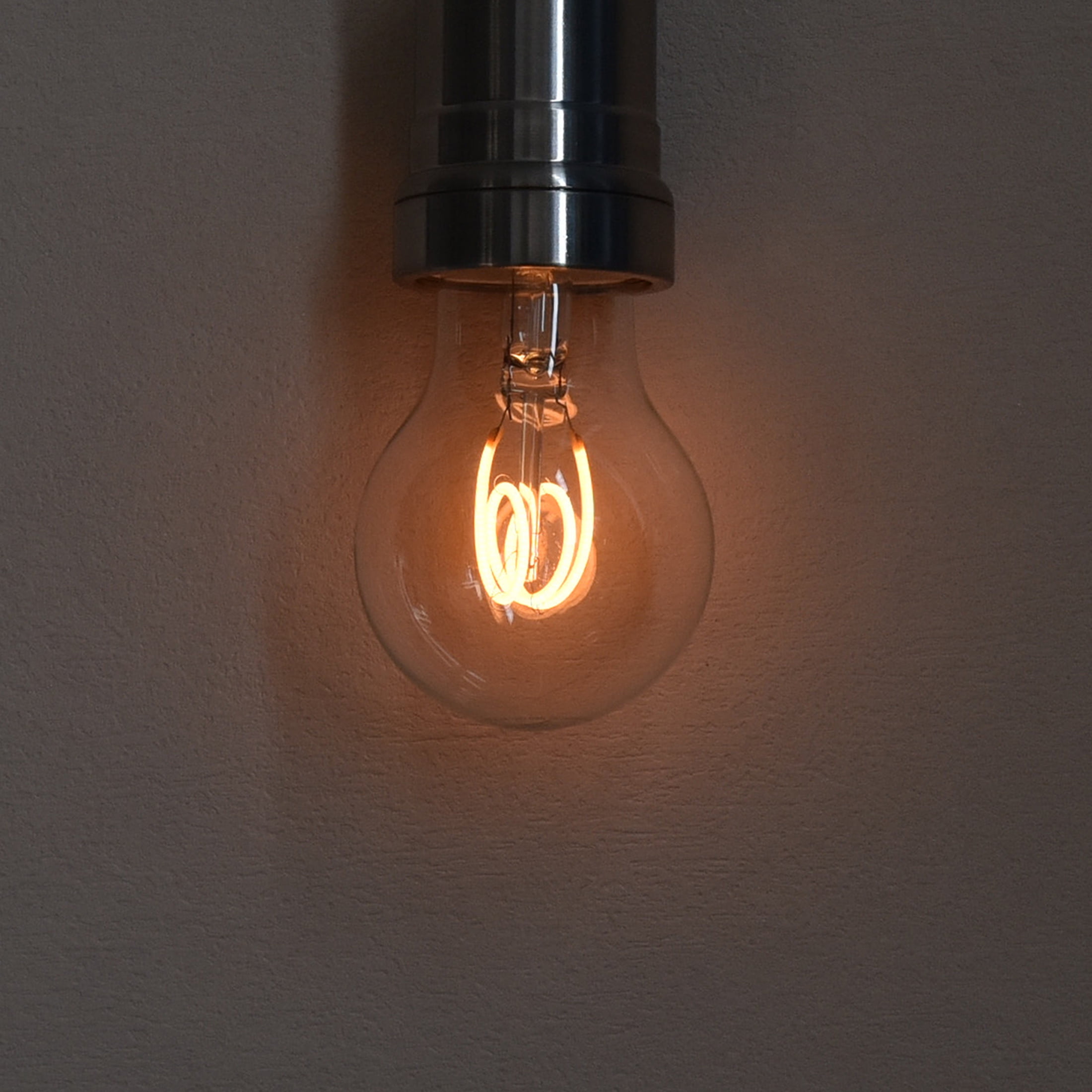 (2 pack) Better Homes & Gardens A19 LED Vintage Bulb 4.5W (40W Equivalent) Amber Glass E26 Dimmable 2-Pack