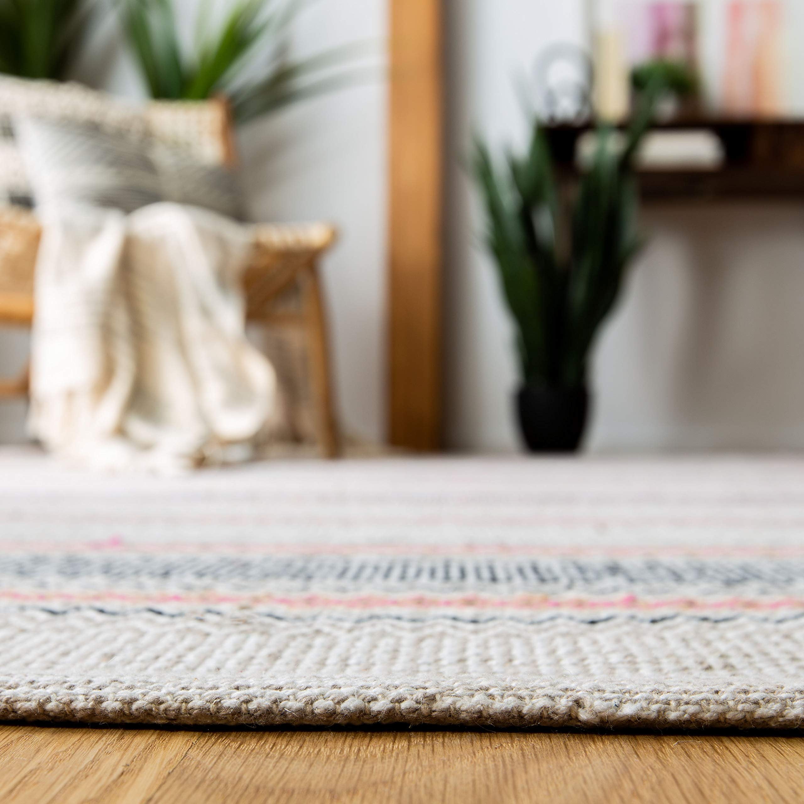 SAFAVIEH Montauk Spots Geometric Striped Cotton Area Rug, Pink/Beige, 6' x 9'
