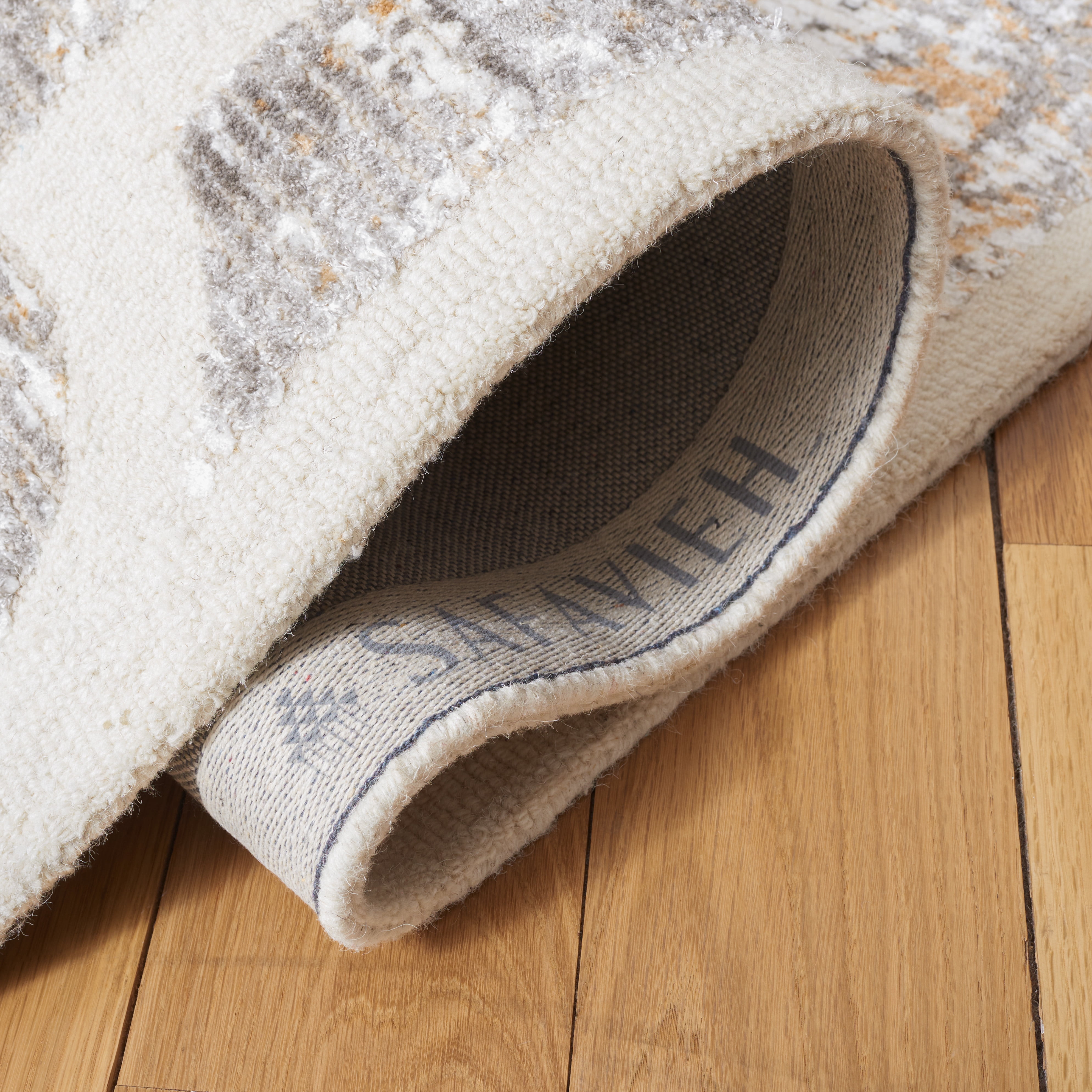 SAFAVIEH Artistry Carlie Ogee Area Rug, Ivory/Gold, 7' x 7' Round