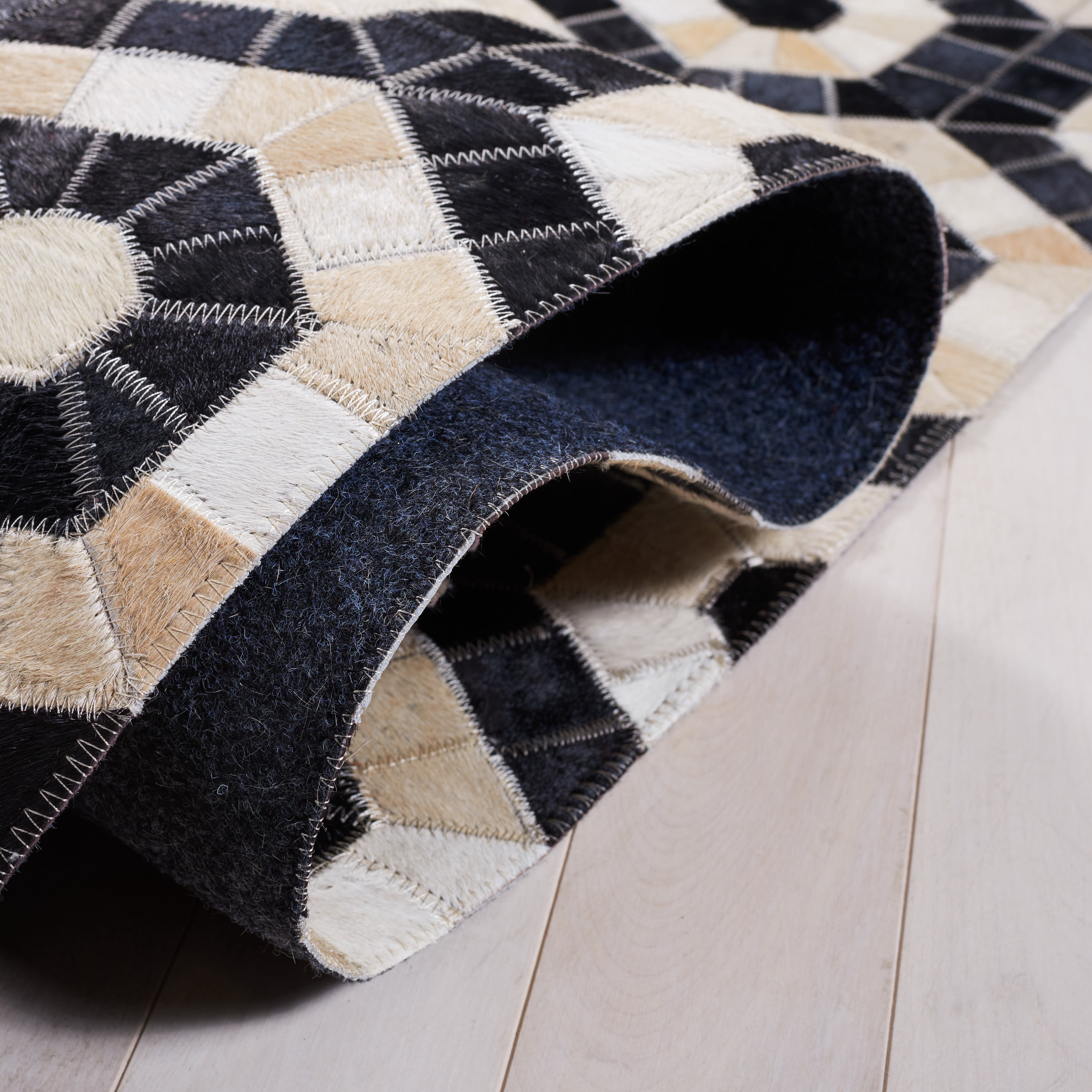 SAFAVIEH Studio Leather Mellony Geometric Area Rug, Black/Beige, 4' x 6'