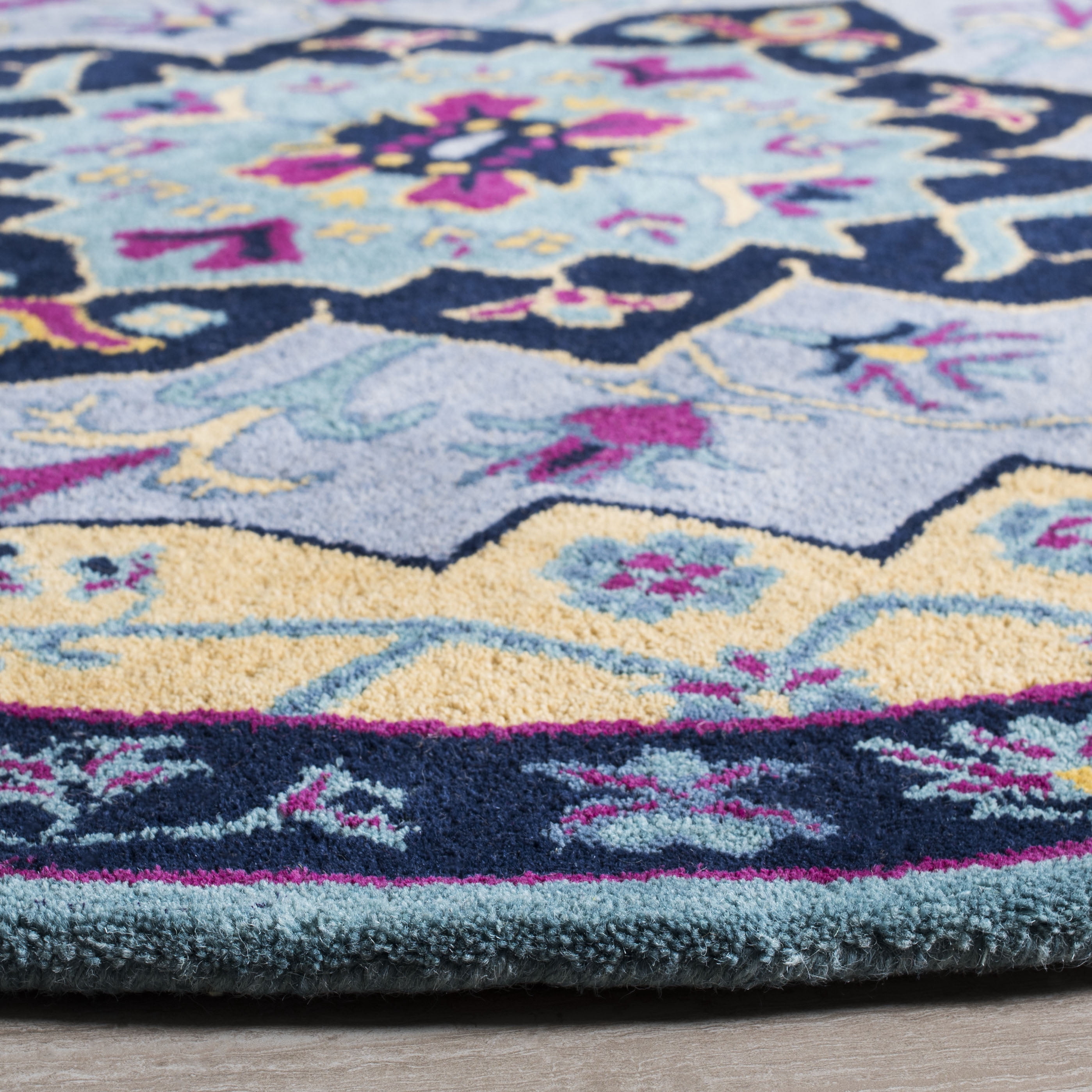 SAFAVIEH Bellagio Trevelyan Bordered Wool Area Rug, Light Blue/Multi, 5' x 5' Round