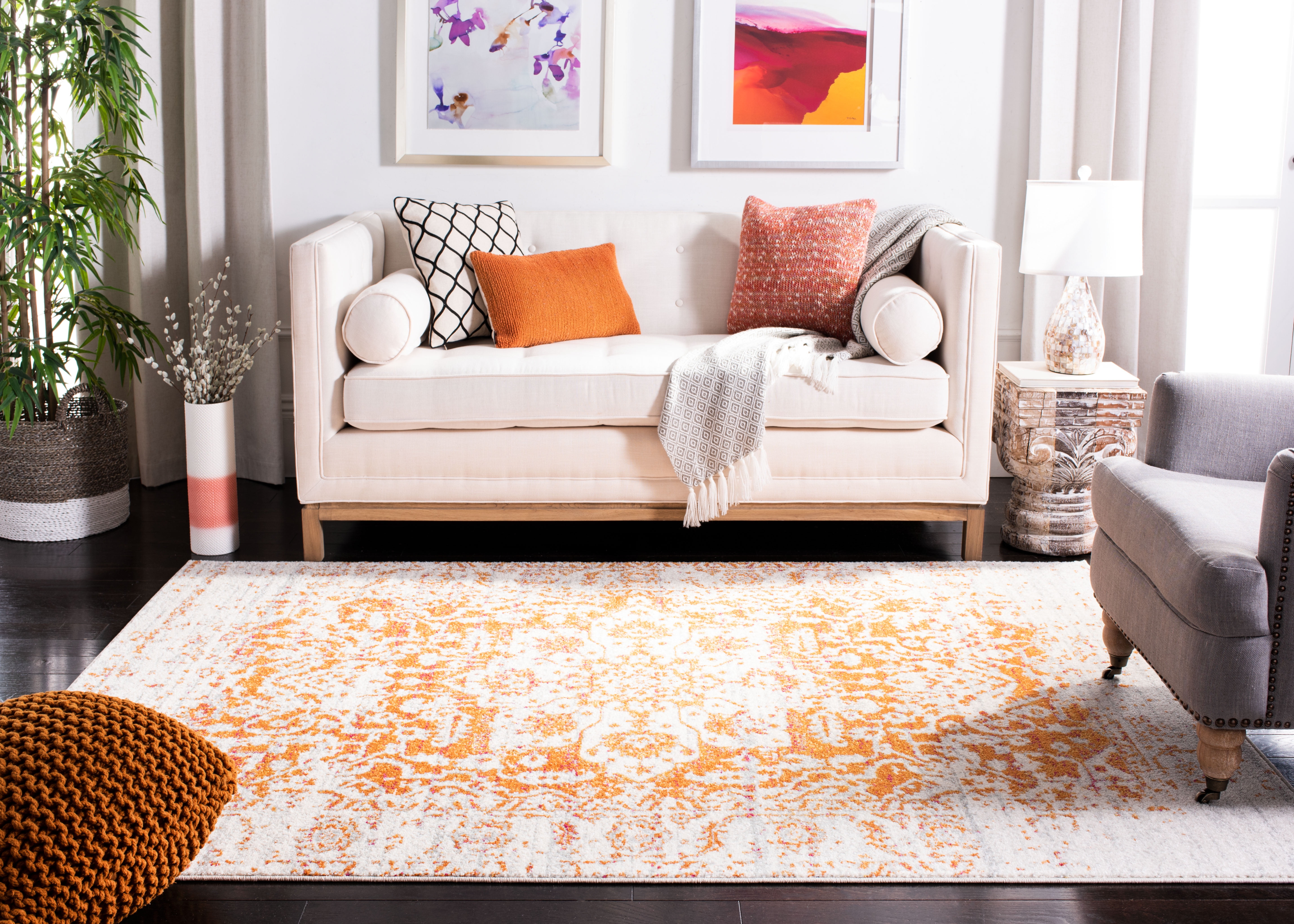 SAFAVIEH Madison Katina Traditional Area Rug, Orange/Ivory, 6'7" x 9'2" - Traditional Design, Orange & Ivory, Non-Shedding & Easy Cleaning, Ideal for Living Room, Bedroom, Dining Space