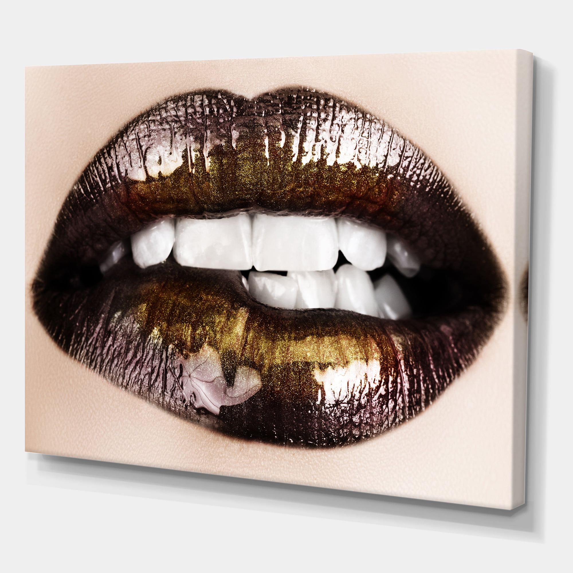 Designart ' Gold Black Lips Biting ' Modern Canvas Wall Art Print