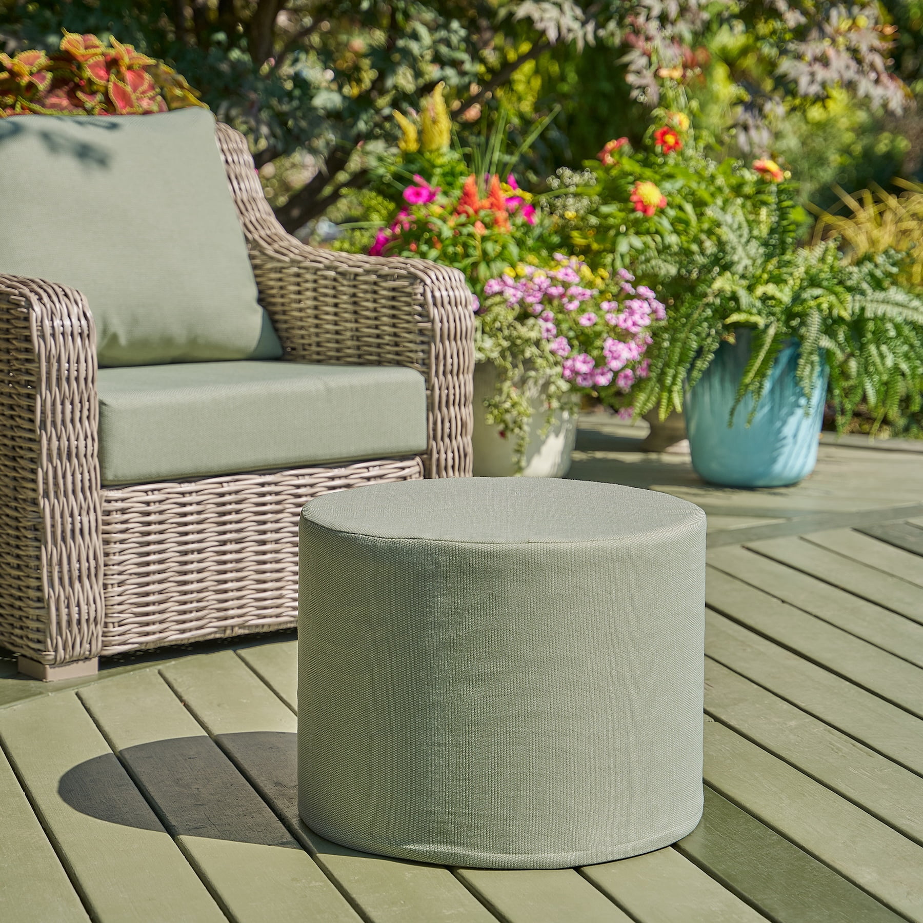 Better Homes & Gardens Round Outdoor Pouf Ottoman, Green, 20 in x 15 in, 1-Piece