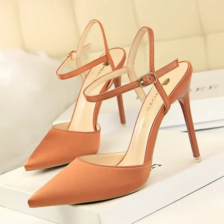 

Women‘s Ankle Strap Stiletto Sandals Pointed Toe Solid Color Closed Toe High Heels Valentine‘s Day Heels