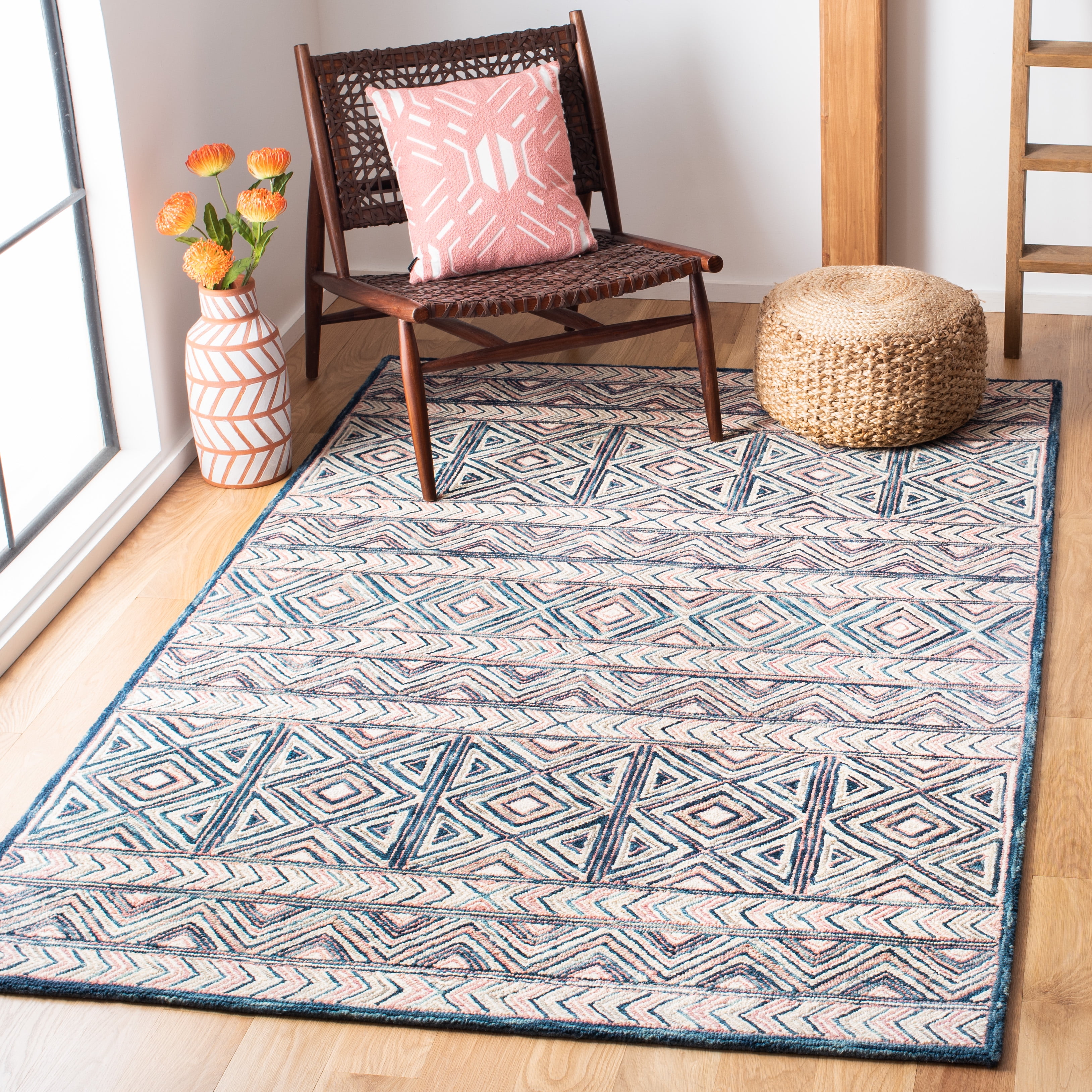 SAFAVIEH Micro-Loop Chao Southwestern Area Rug, Pink/Blue, 5' x 8'