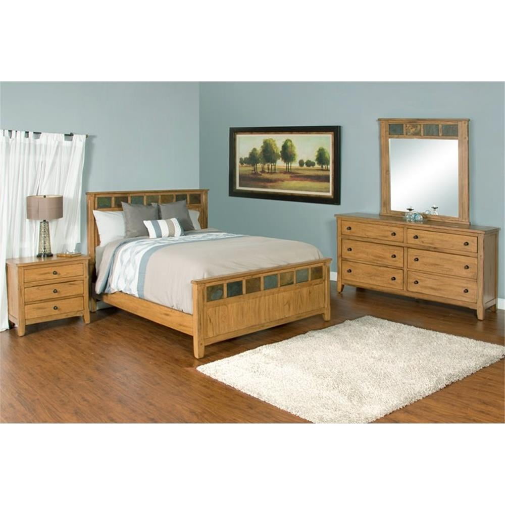 Sunny Designs Sedona 29" Petite Traditional Wood Night Stand in Rustic Oak