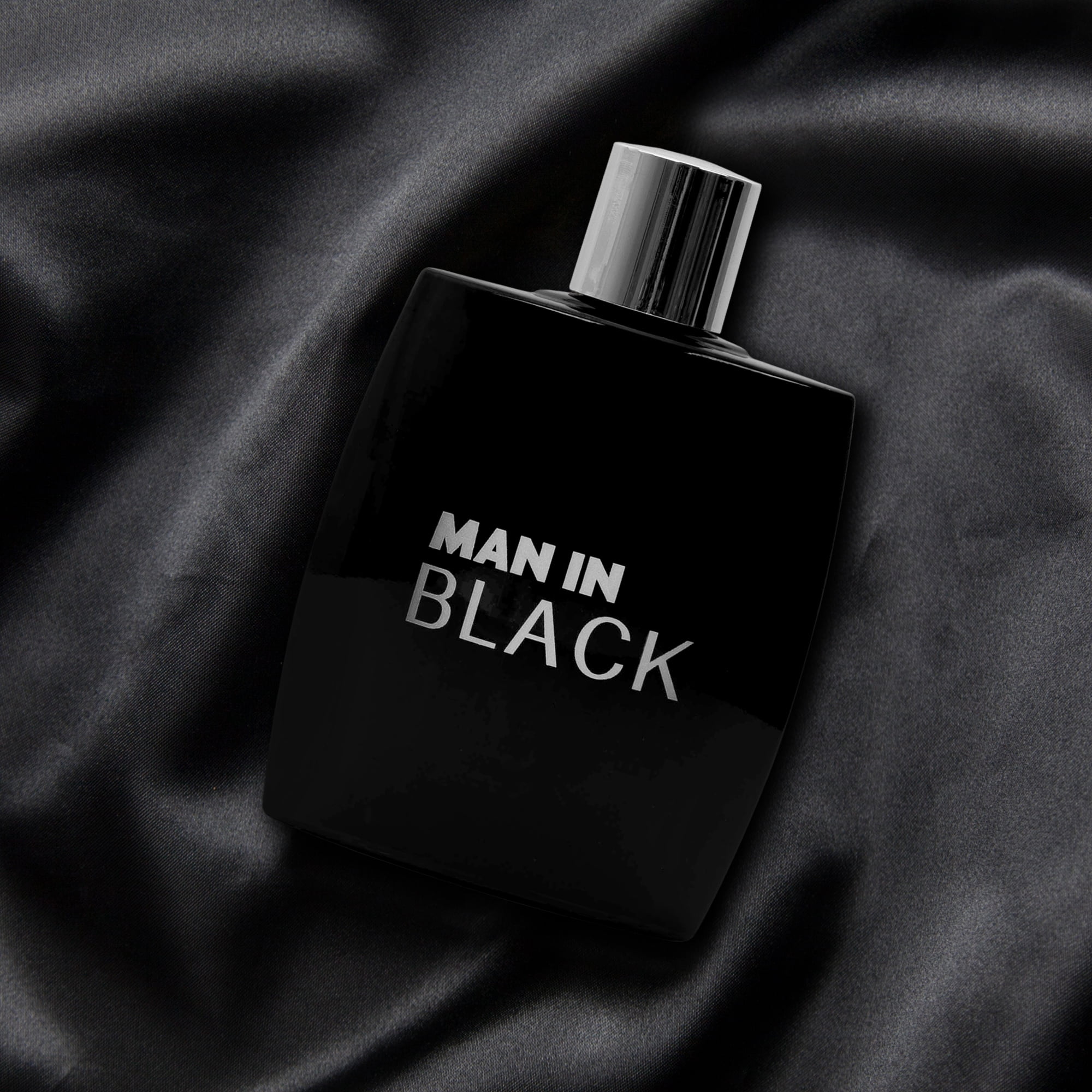 Parfum man in discount black