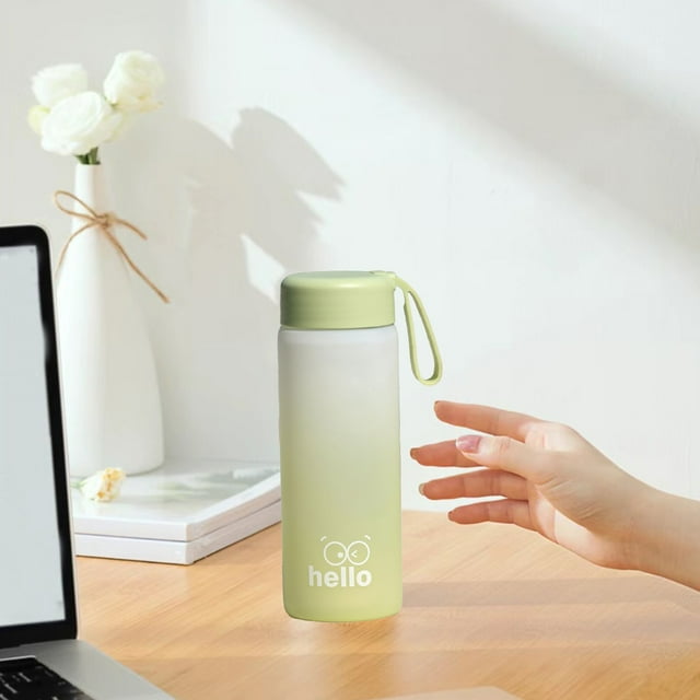 Xihbxyly Botella de Agua Deportiva, Recipiente Motivacional de 500 Ml, Diseño Portátil a Prueba de Fugas, Fácil de Limpiar y con Correa de Transporte, Ideal para Uso Doméstico, Fitness Al Aire Libre,