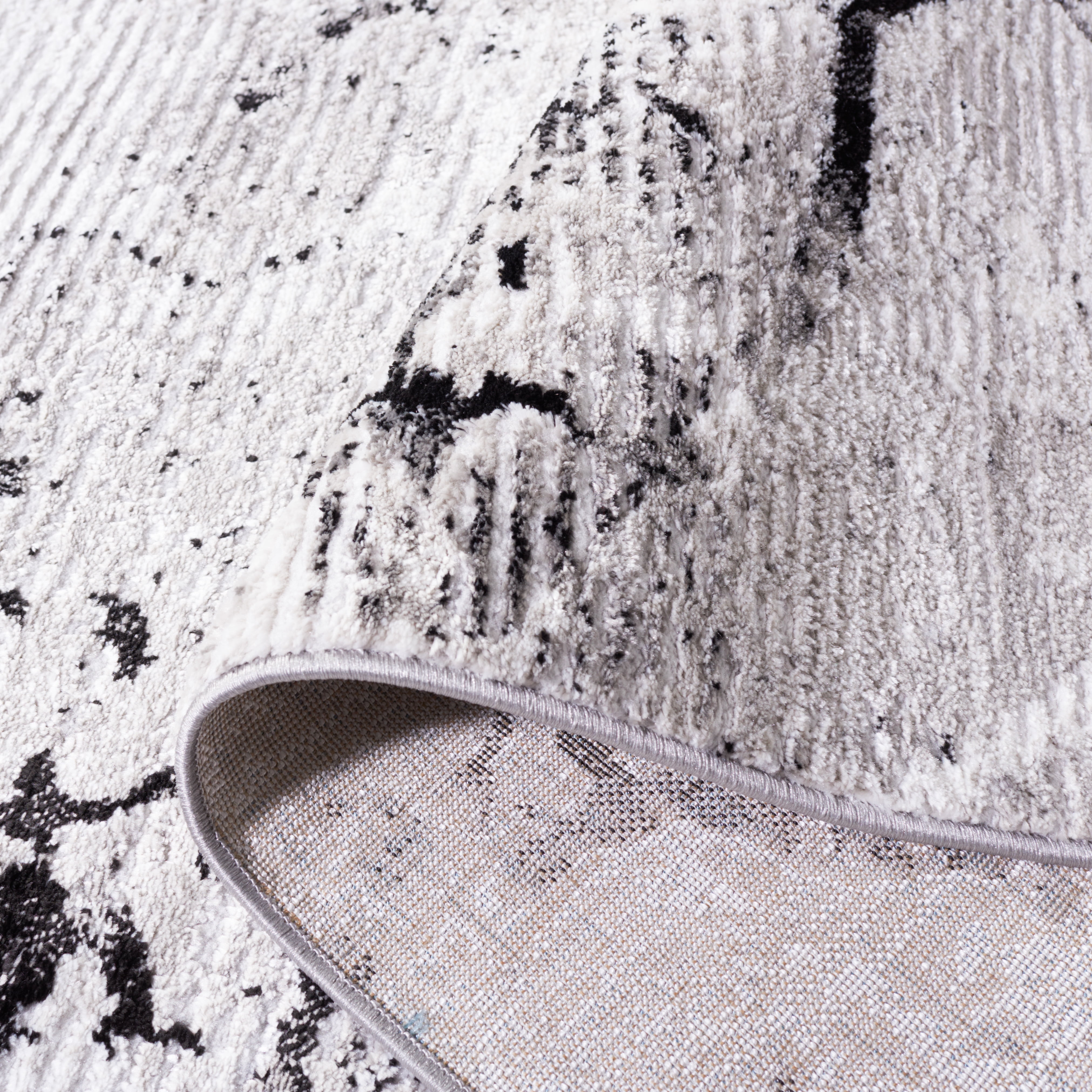 SAFAVIEH Meadow Moema Distressed Area Rug, Grey/Black, 5'3" x 7'6"