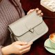 thumbnail image 4 of Guardurnaity Contenedor de mensajero de PU vintage, bolsillos cruzados cuadrados, eslinga, bolsillos cruzados cuadrados, bolsos de hombro, monedero Bolsas de mensajero y de hombro Gris, 4 of 6