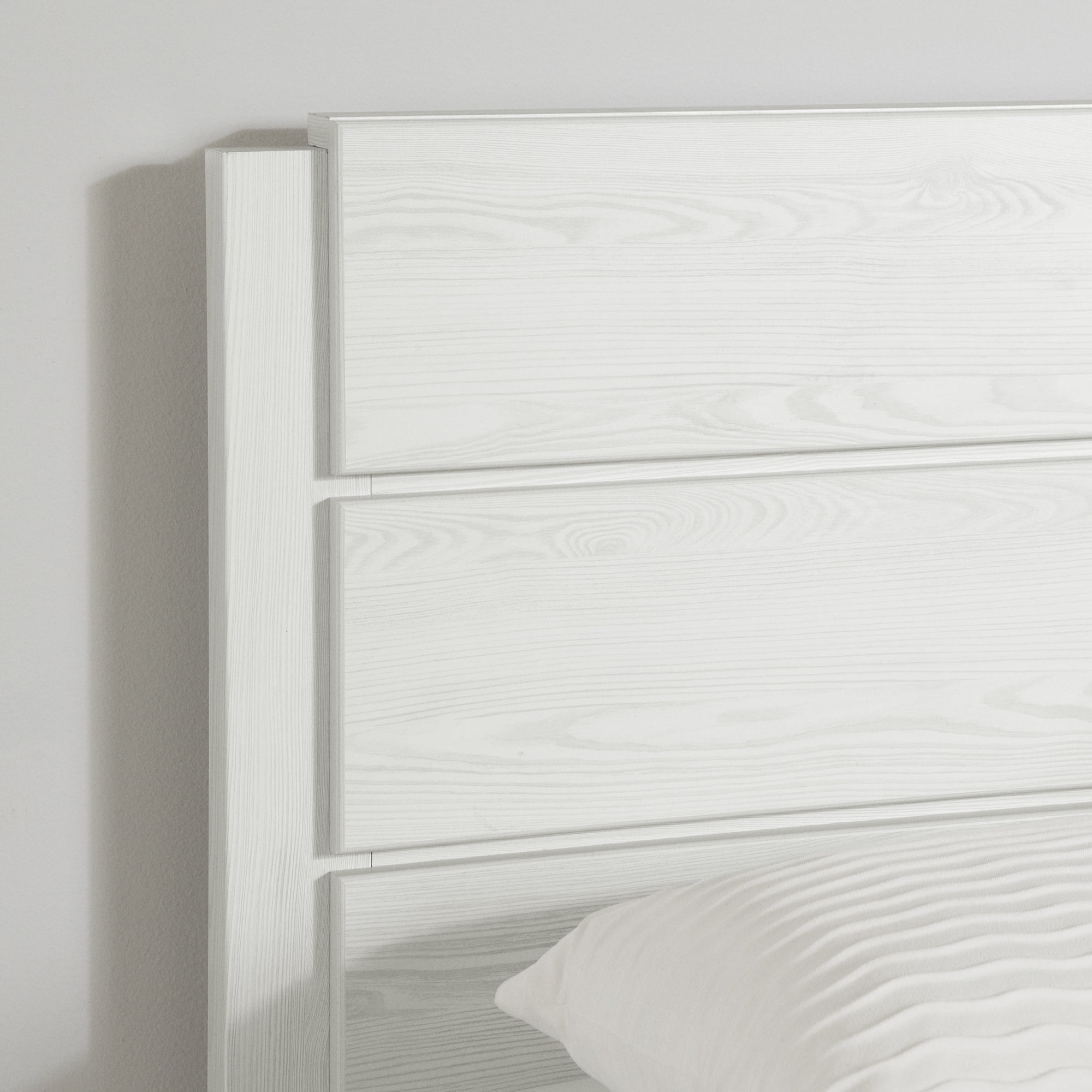 South Shore Arlen Twin Mates Bed with 3 Drawers and Headboard Set, in White Pine