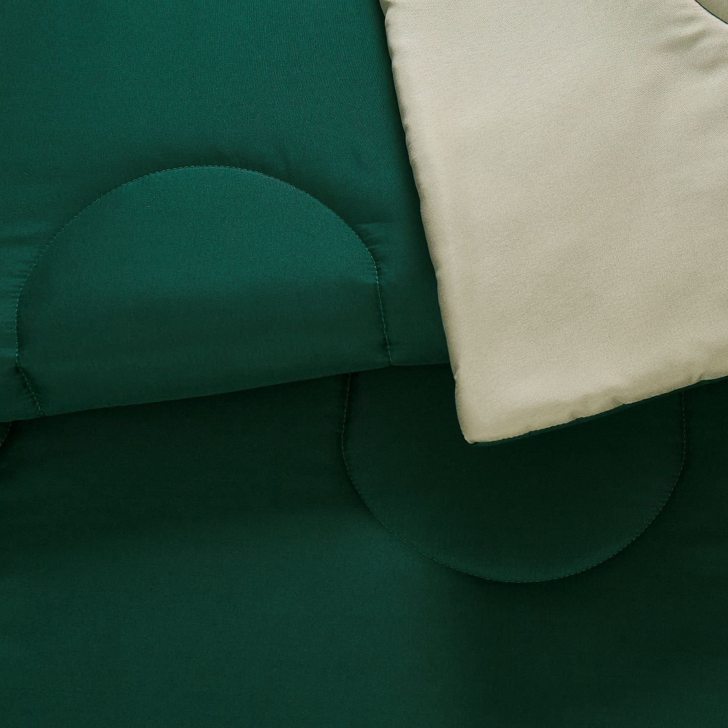 Mainstays 7 Piece Reversible Bed in a Bag Comforter Set with Sheets, Green, Queen