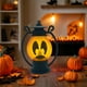 thumbnail image 5 of Farol LED Fantasma de Halloween Luz de noche | Atrezzo electrónico colgante espeluznante | Plástico negro | Decoración portátil para interiores y exteriores | Adorno de Halloween juguetón | 1 pieza, 5 of 6
