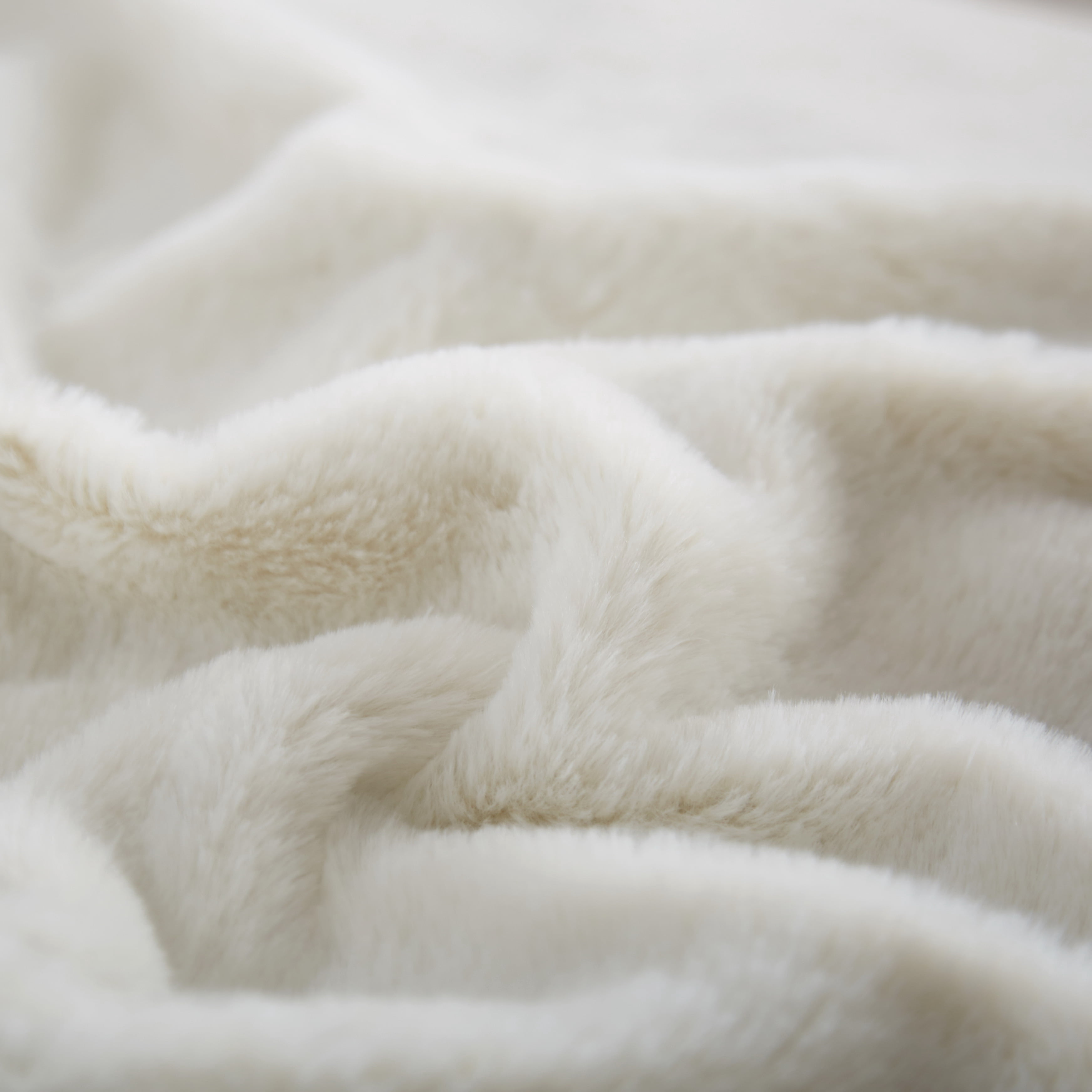 Dearfoams Back Dye Faux Rabbit Fur White Polyester Fill Duvet Set for Teens Adults Seniors, Queen