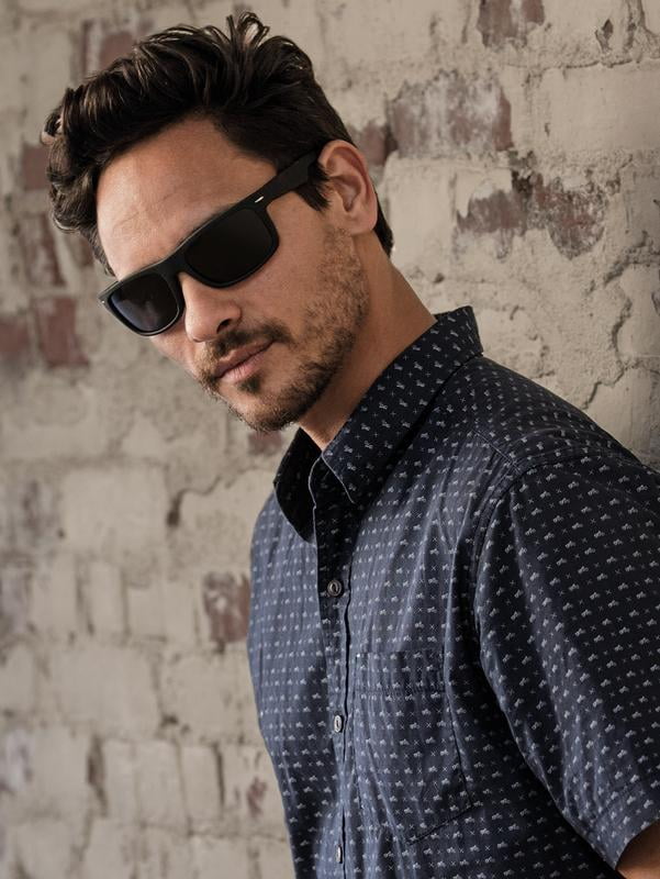 Foster Grant Men's Black Retro Sunglasses GG03