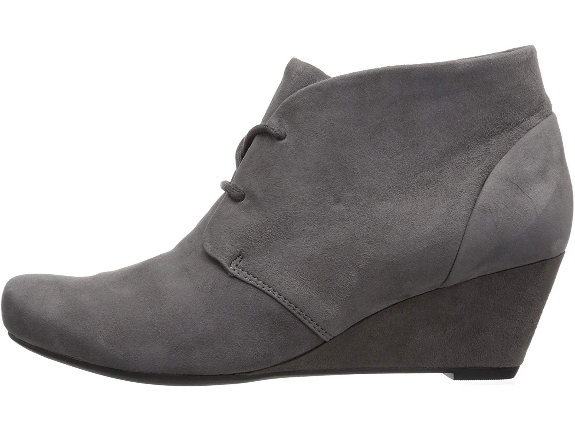 clarks boots women canada