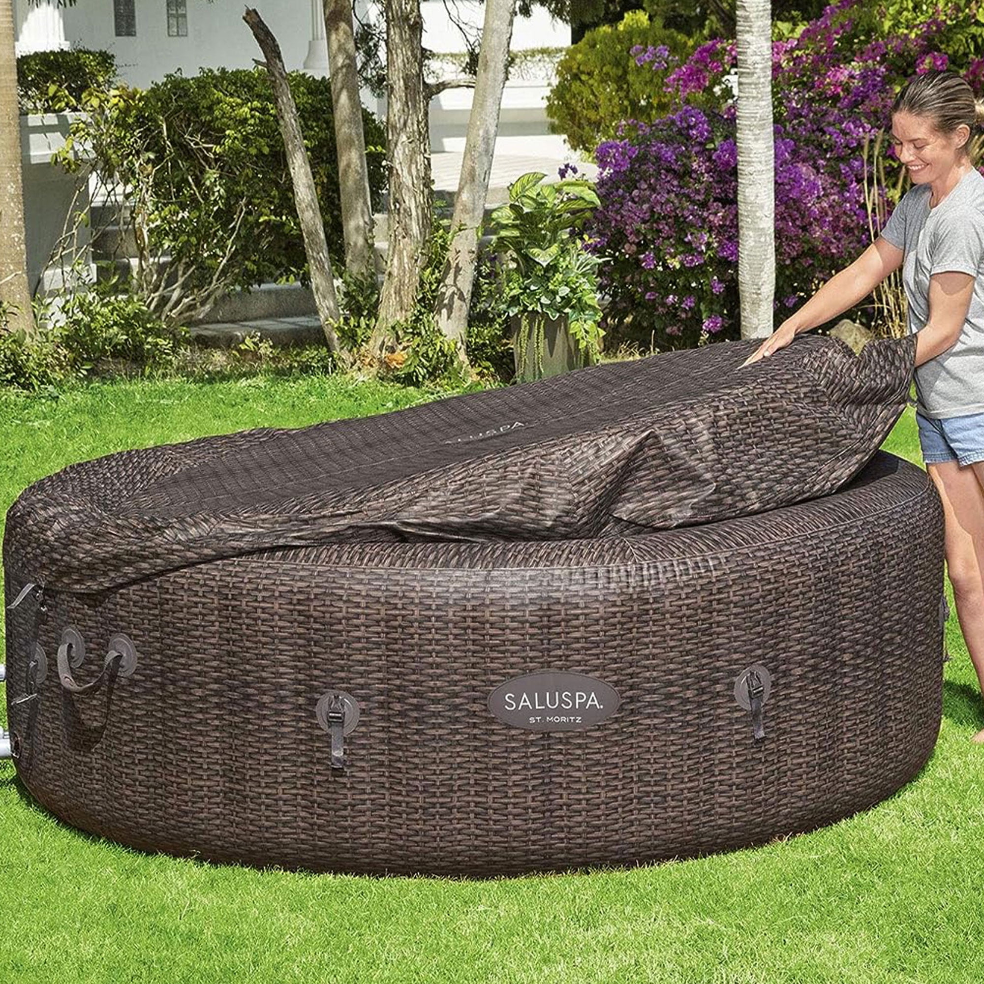 Bestway SaluSpa St Moritz Hot Tub + Bestway SaluSpa Underwater Pool