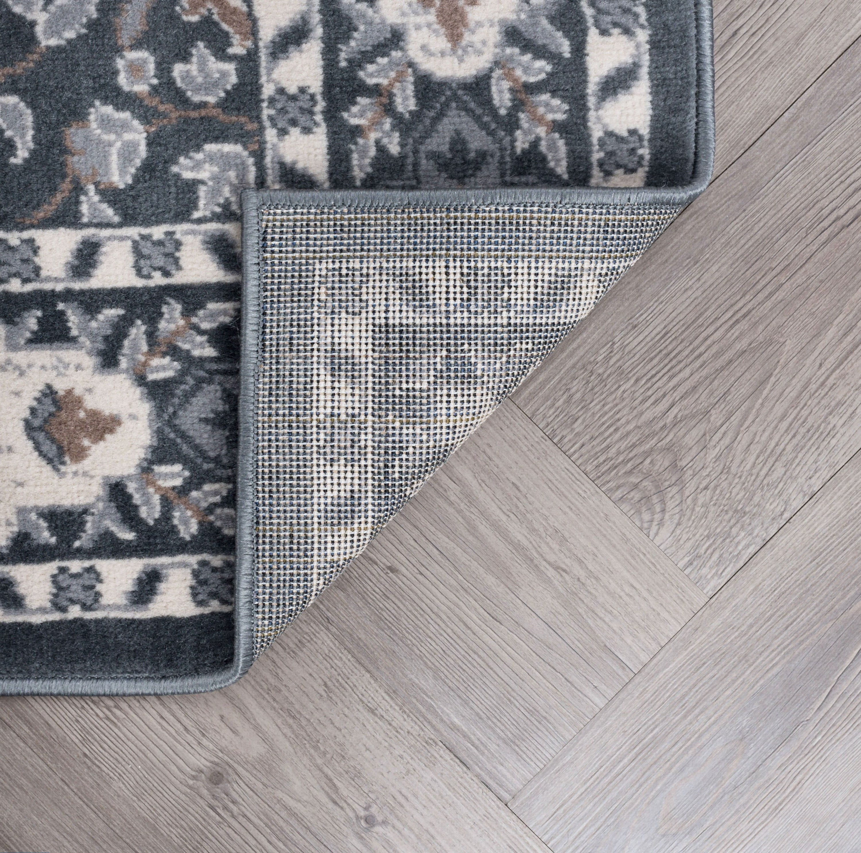 Madison Traditional 5' x 7' Dark Gray and Cream Polypropylene Indoor Area Rug