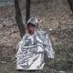 thumbnail image 3 of Poncho Paquete de 4 Poncho de lluvia de emergencia Manta térmica Poncho a prueba de clima Supervivencia al aire libre Equipo de campamento Maboto Poncho, 3 of 7