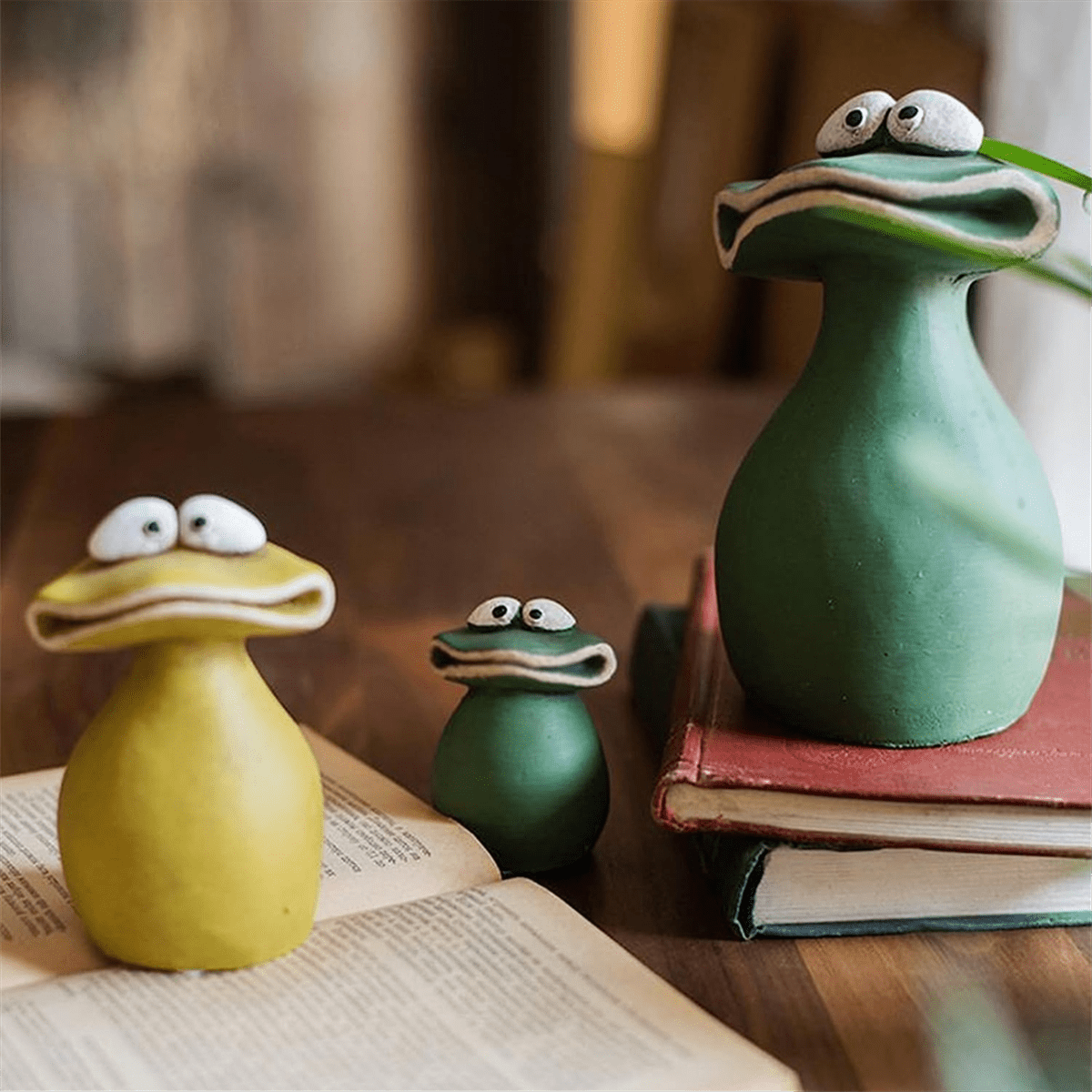Growment Waterproof Resin Big Mouth Frog Family Garden Statue, Outdoor Decoration