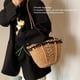 thumbnail image 4 of Bolso de Hombro Tejido de Paja Con Diseño de Borla de Moda, Gran Capacidad, Hecho A Mano para Viajes de Verano en la Playa, 4 of 7