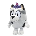 thumbnail image 2 of Muffin de peluche con forma de princesa Bluey Friends, 16,5 cm de altura, 2 of 3