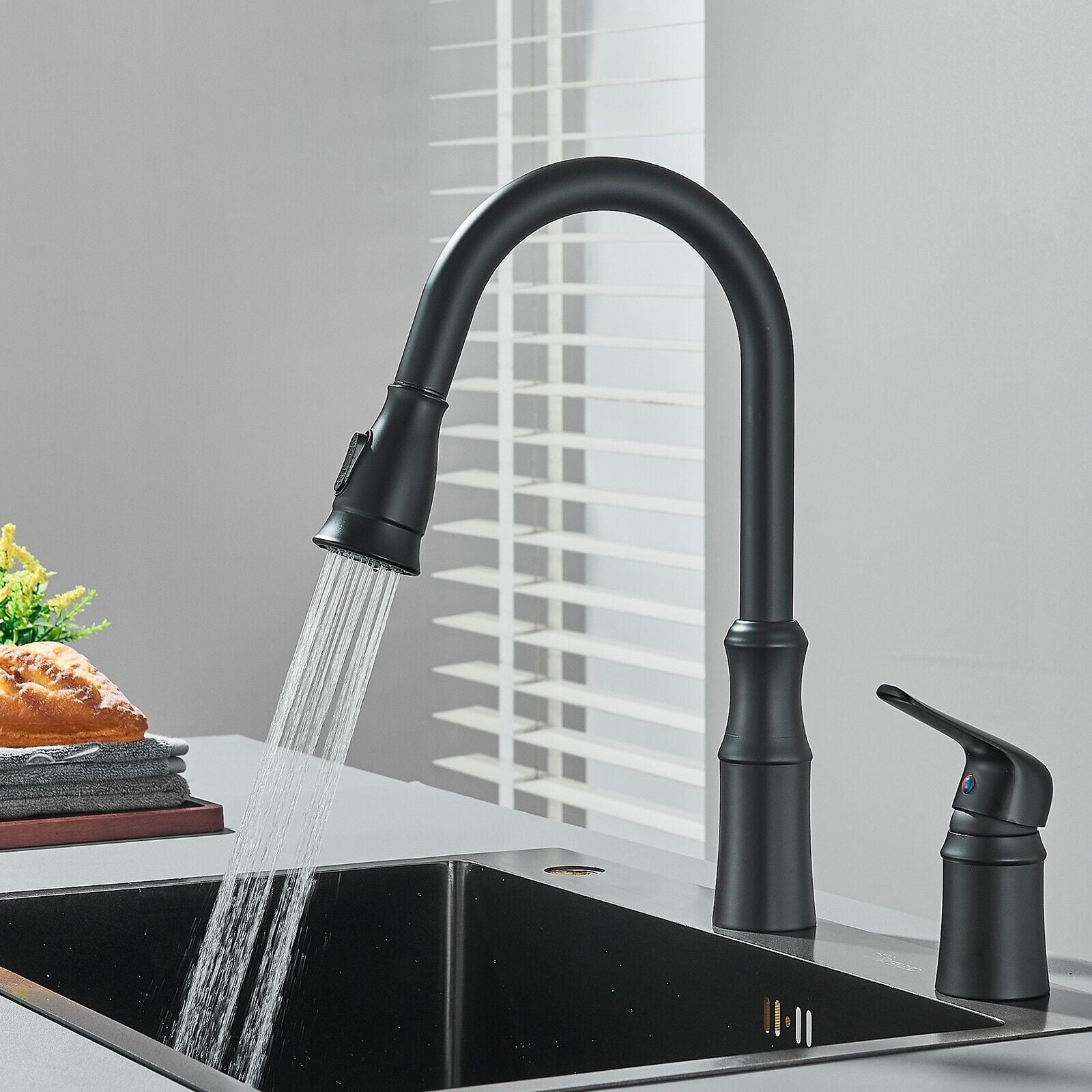 Black Kitchen Faucet Single Hanle 2Hole Sink Mixer Faucet Pull Out/Down Sprayer