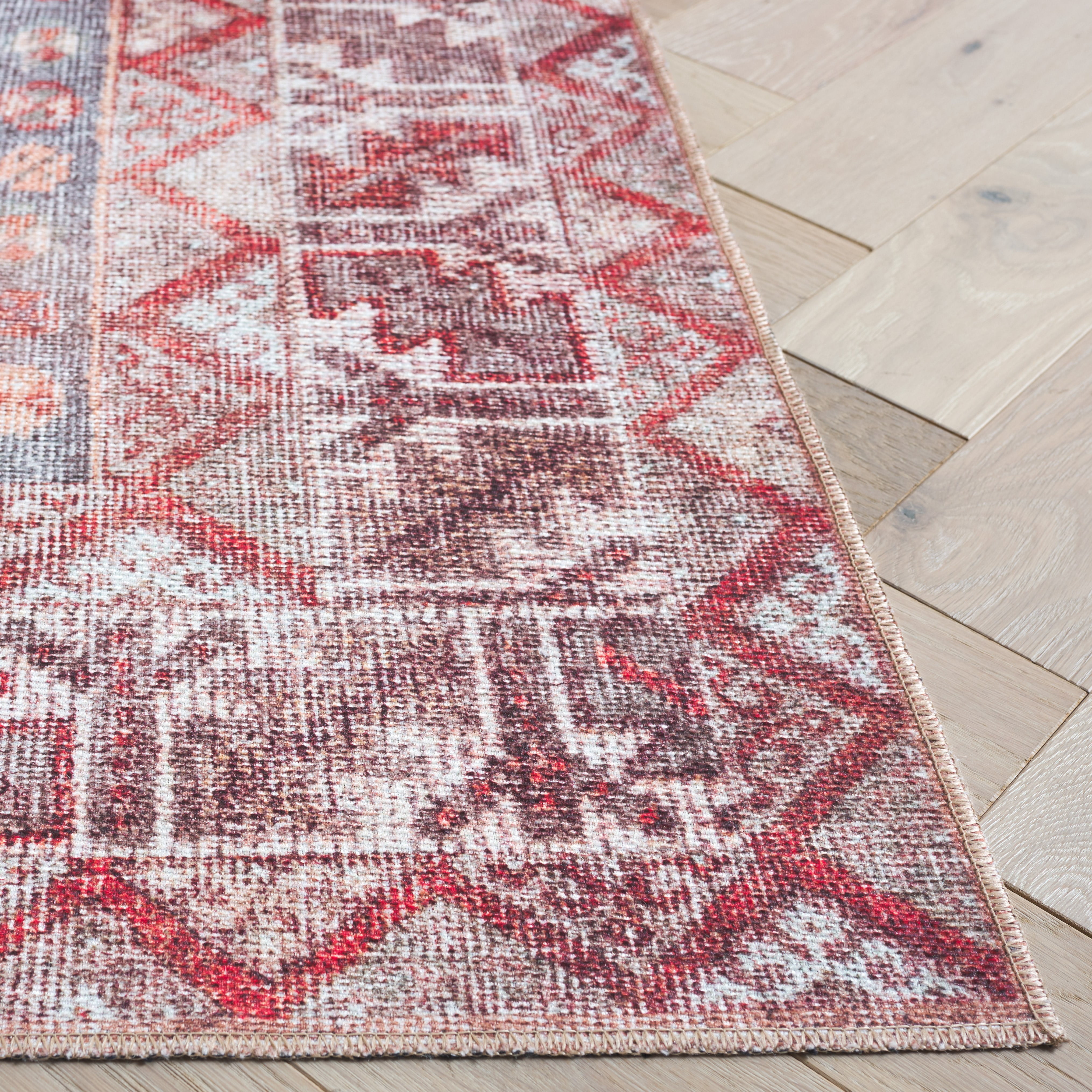 SAFAVIEH Vintage Serapi Tessan Medallion Machine Washable Area Rug, Red/Blue, 8' x 10'